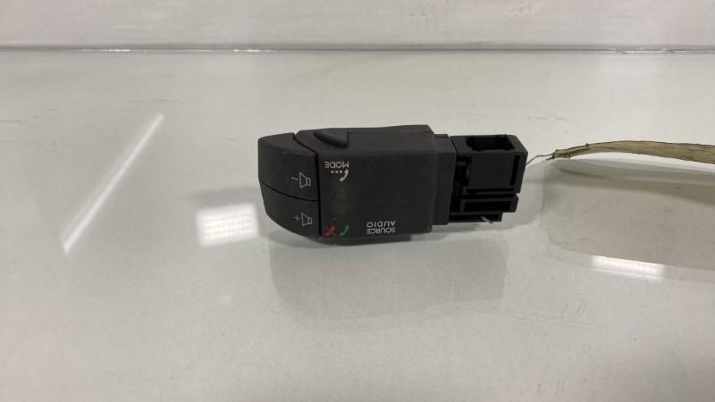Commande autoradio RENAULT LAGUNA 2 PHASE 2 BREAK Essence - 1