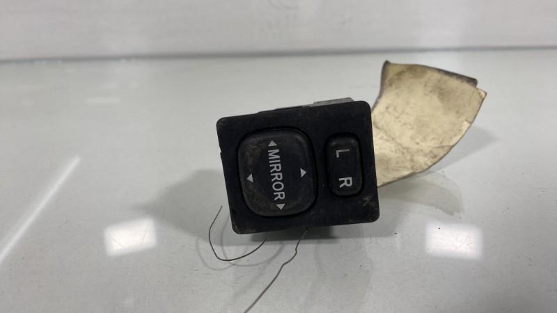 Commande retroviseurs TOYOTA COROLLA VERSO 2 PHASE 1 Diesel - 1