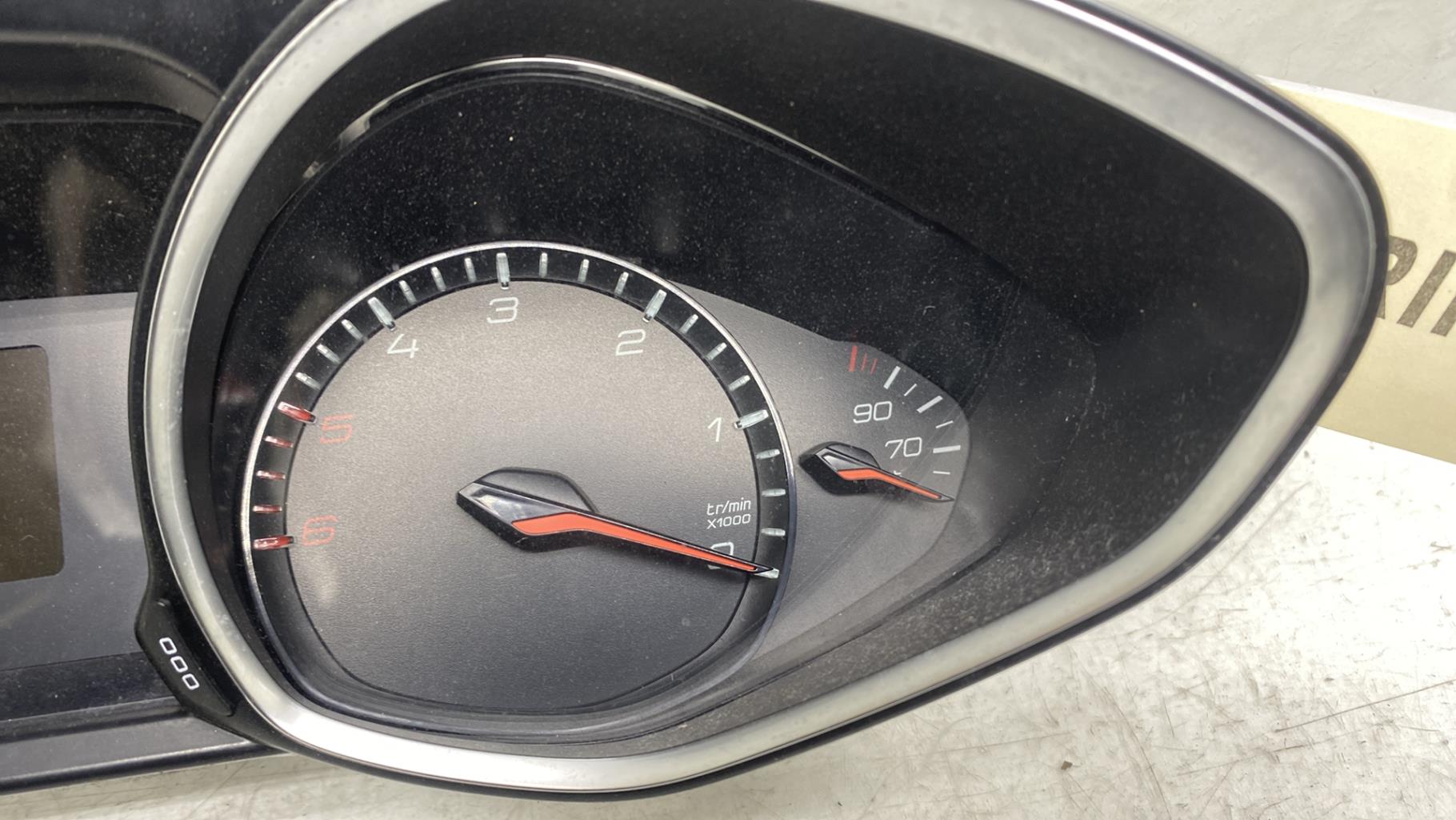 Compteur PEUGEOT 308 2 PHASE 1 Diesel - 1
