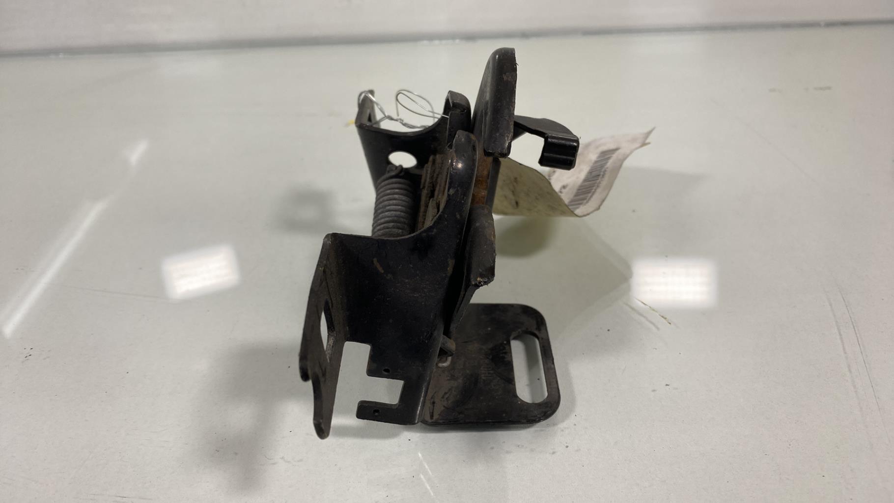 Fermeture de capot VOLKSWAGEN VENTO  - 1