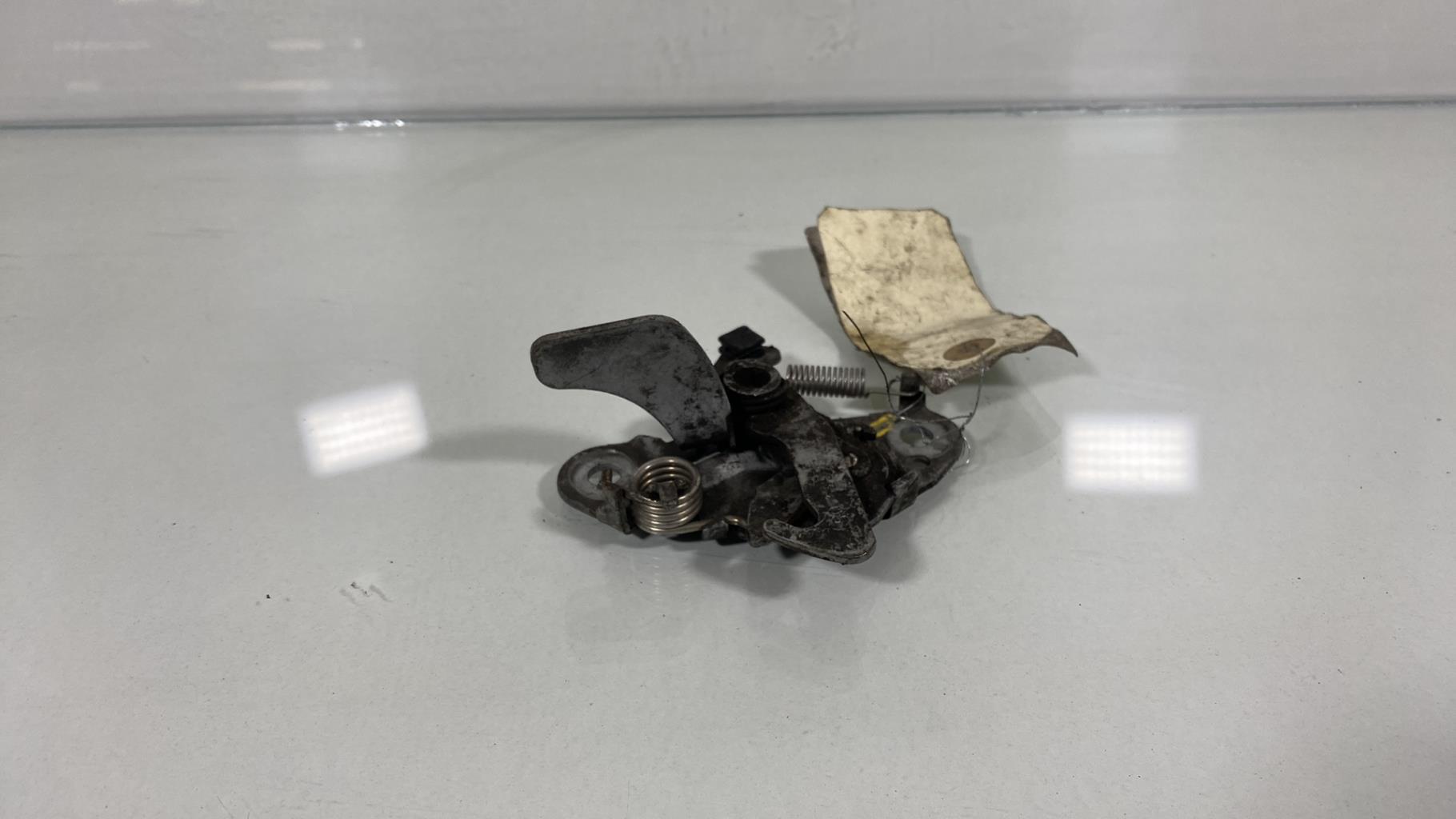Fermeture de capot PEUGEOT 206 Diesel - 1