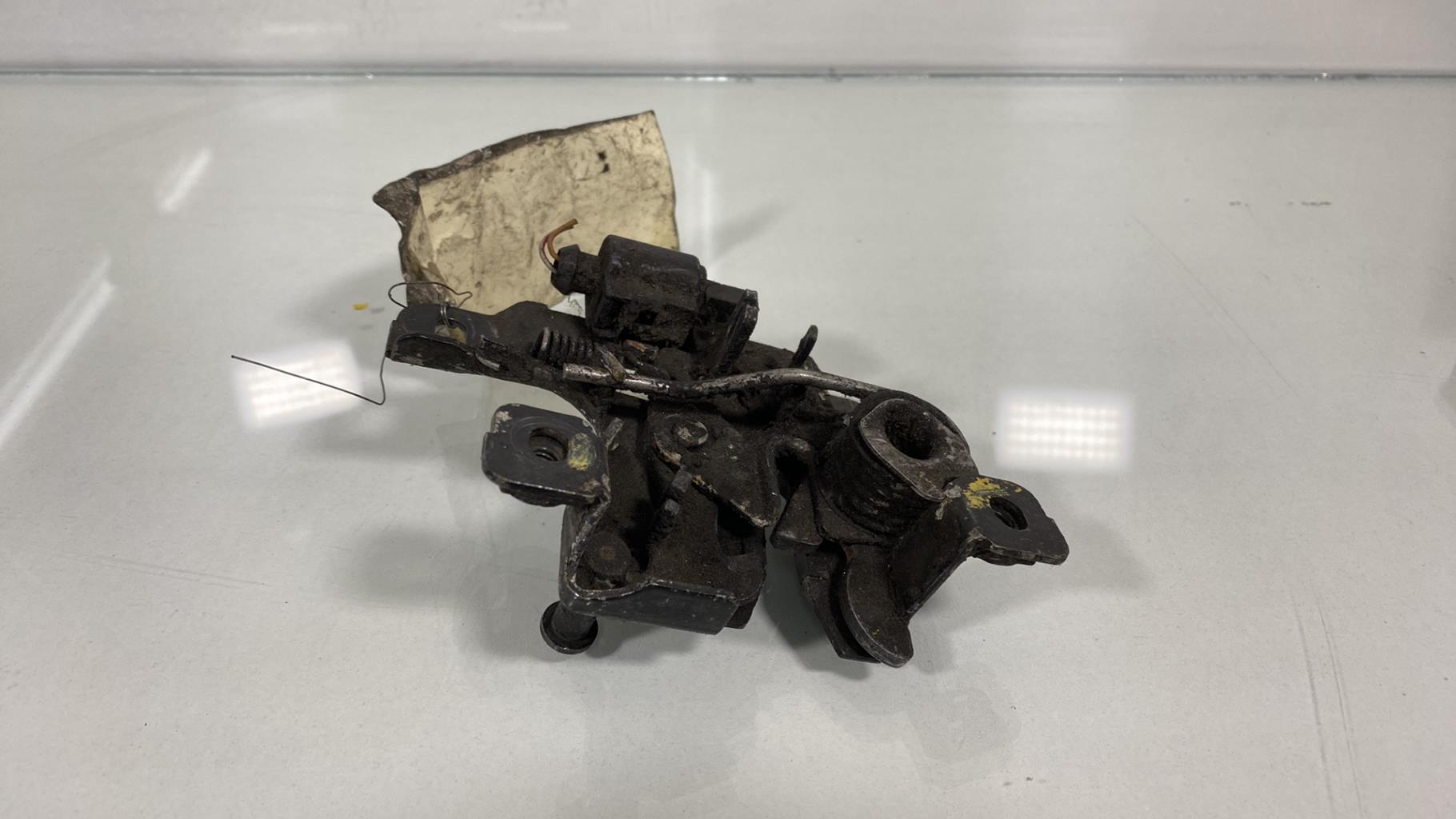 Fermeture de capot AUDI A4 1 PHASE 2  - 1
