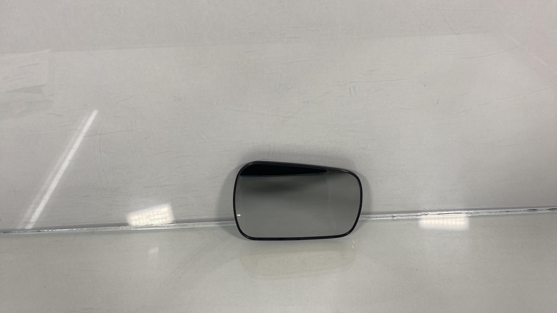 Vetro specchietto retrovisore sinistro FORD FIESTA 5  - 1