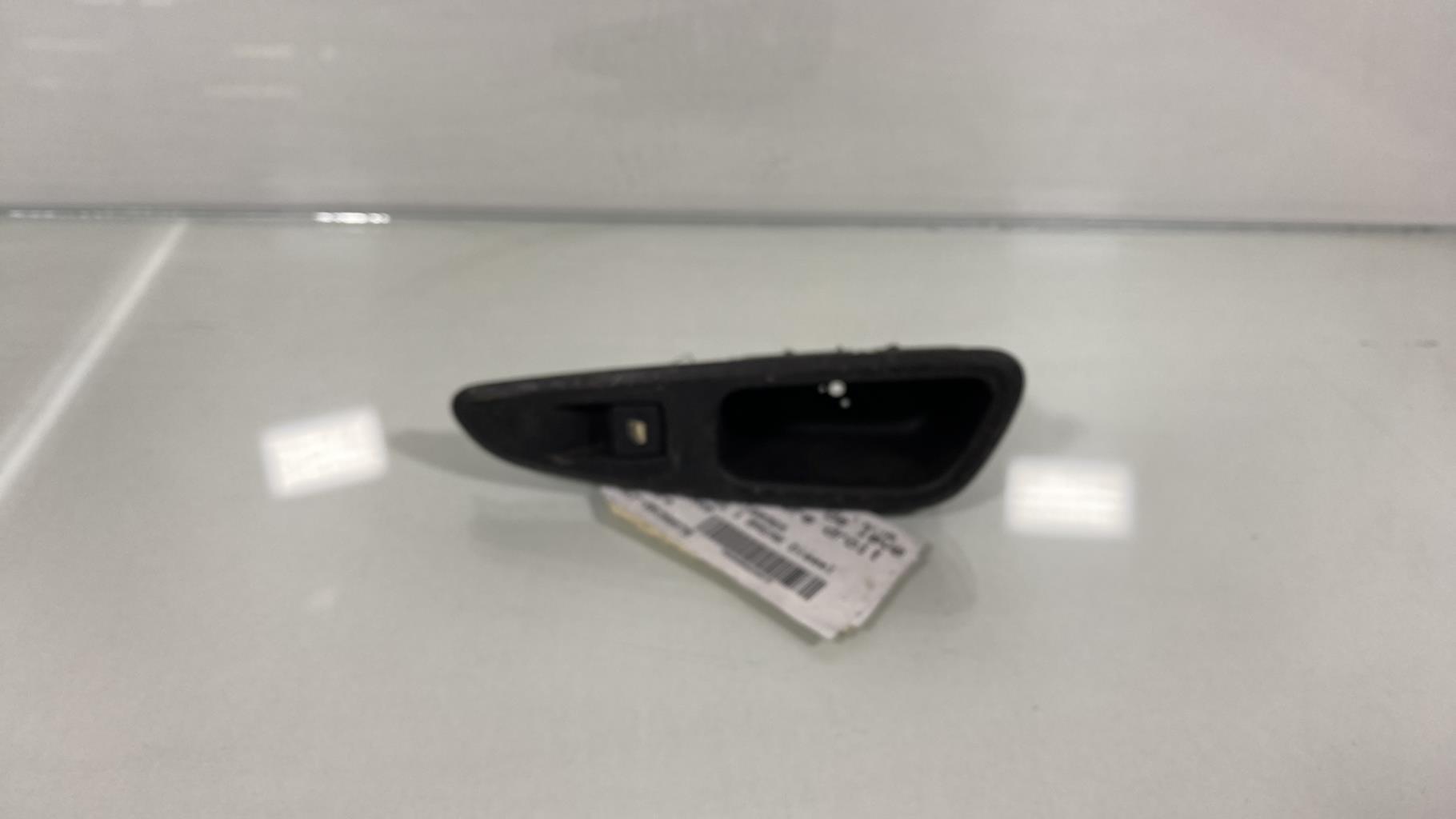 Interruttore lavacristalli posteriore destro PEUGEOT 308 1 SW PHASE 1 BREAK Diésel - 1