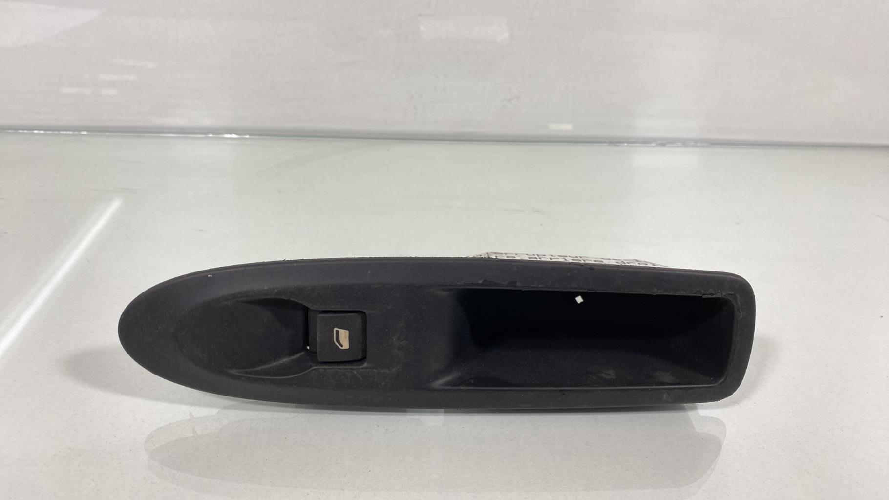 Interruttore lavacristalli posteriore destro CITROEN C4 2 PHASE 1 Diésel - 1