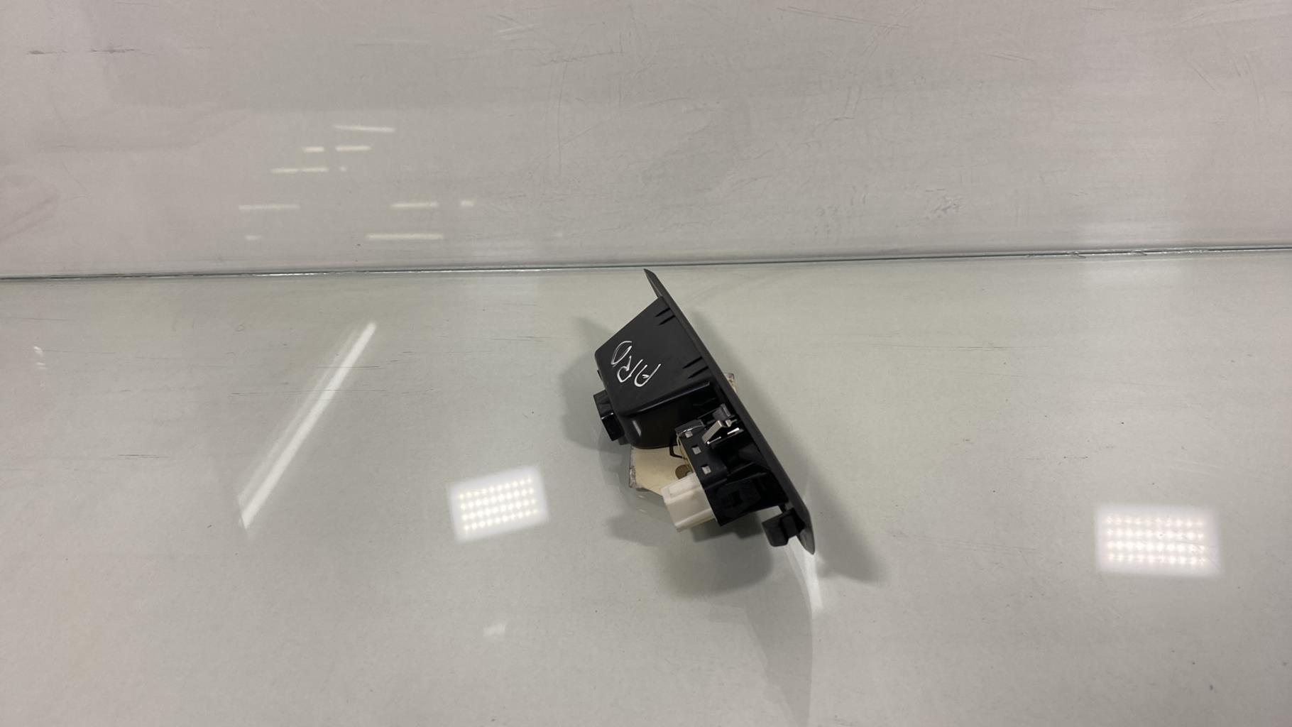 Interruttore lavacristalli posteriore destro PEUGEOT 208 2 Gasolina - 1
