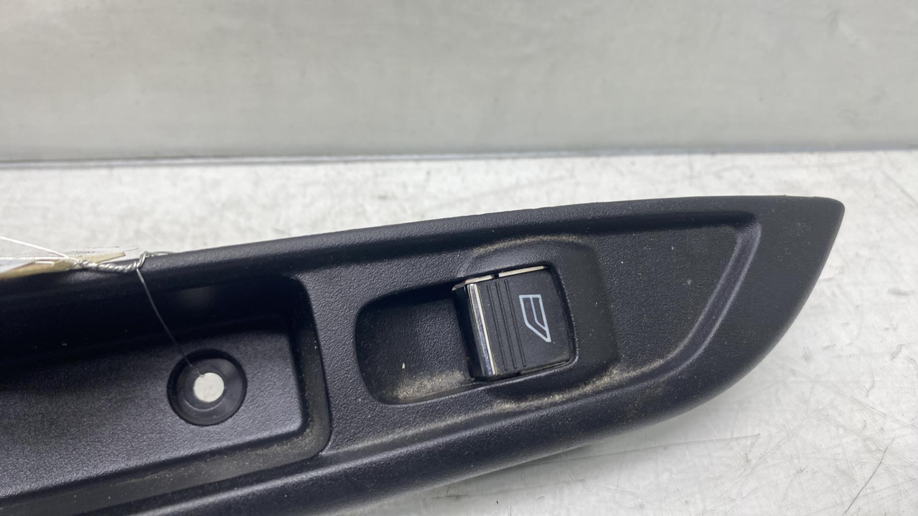 Interruptor de elevalunas trasero derecho FORD B-MAX Gasolina - 1