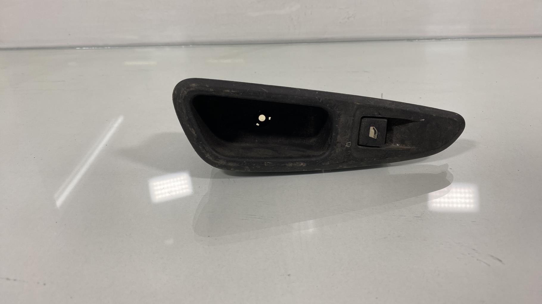 Interruttore lavacristalli posteriore sinistro PEUGEOT 308 1 PHASE 1 Diésel - 1