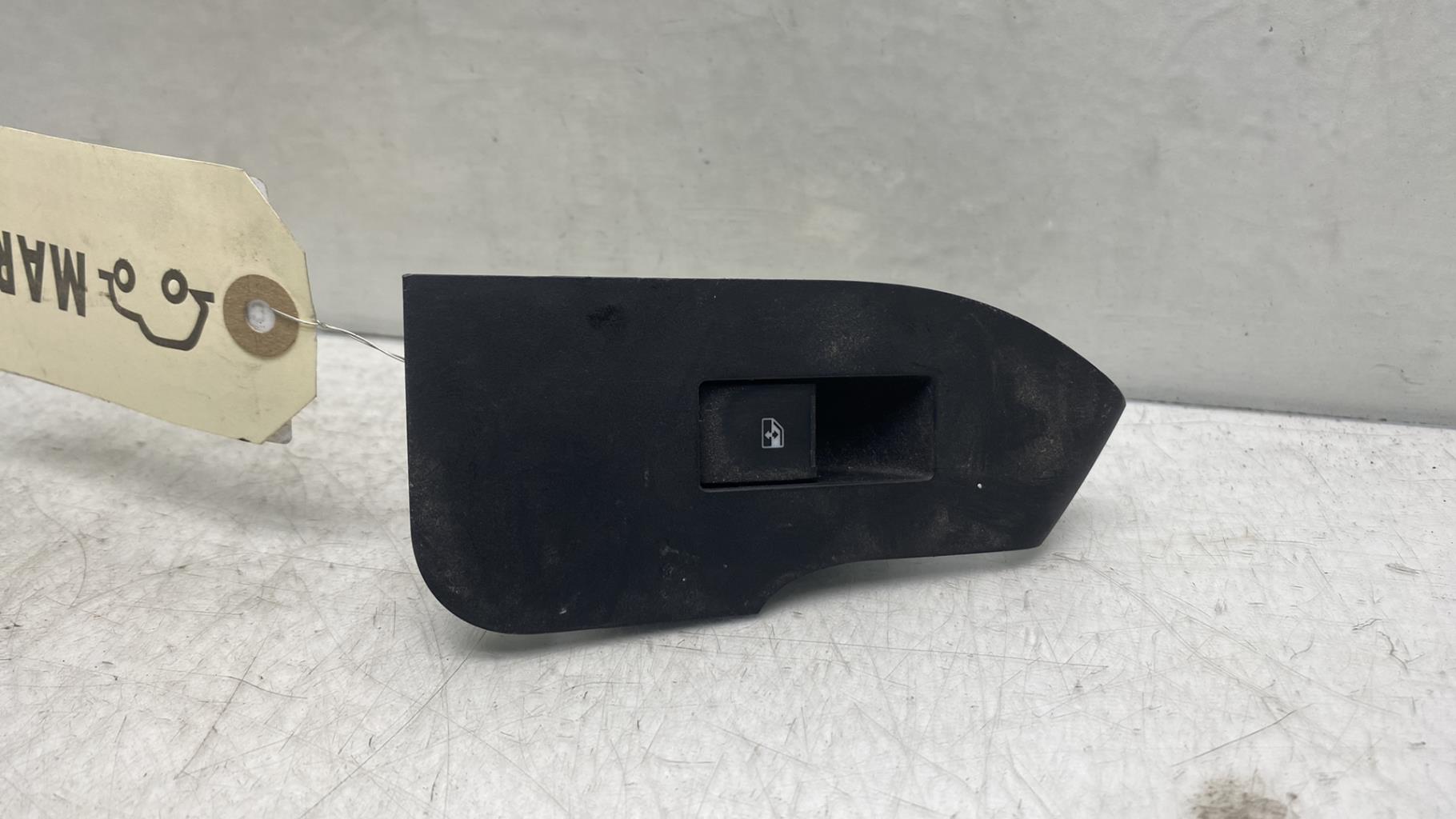 Interruttore lavacristalli posteriore sinistro CHEVROLET CAPTIVA PHASE 2 Diésel - 1