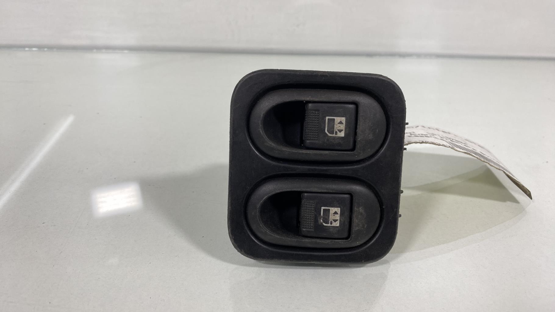 Interruttore lavacristalli posteriore sinistro PEUGEOT 1007 Gasolina - 1