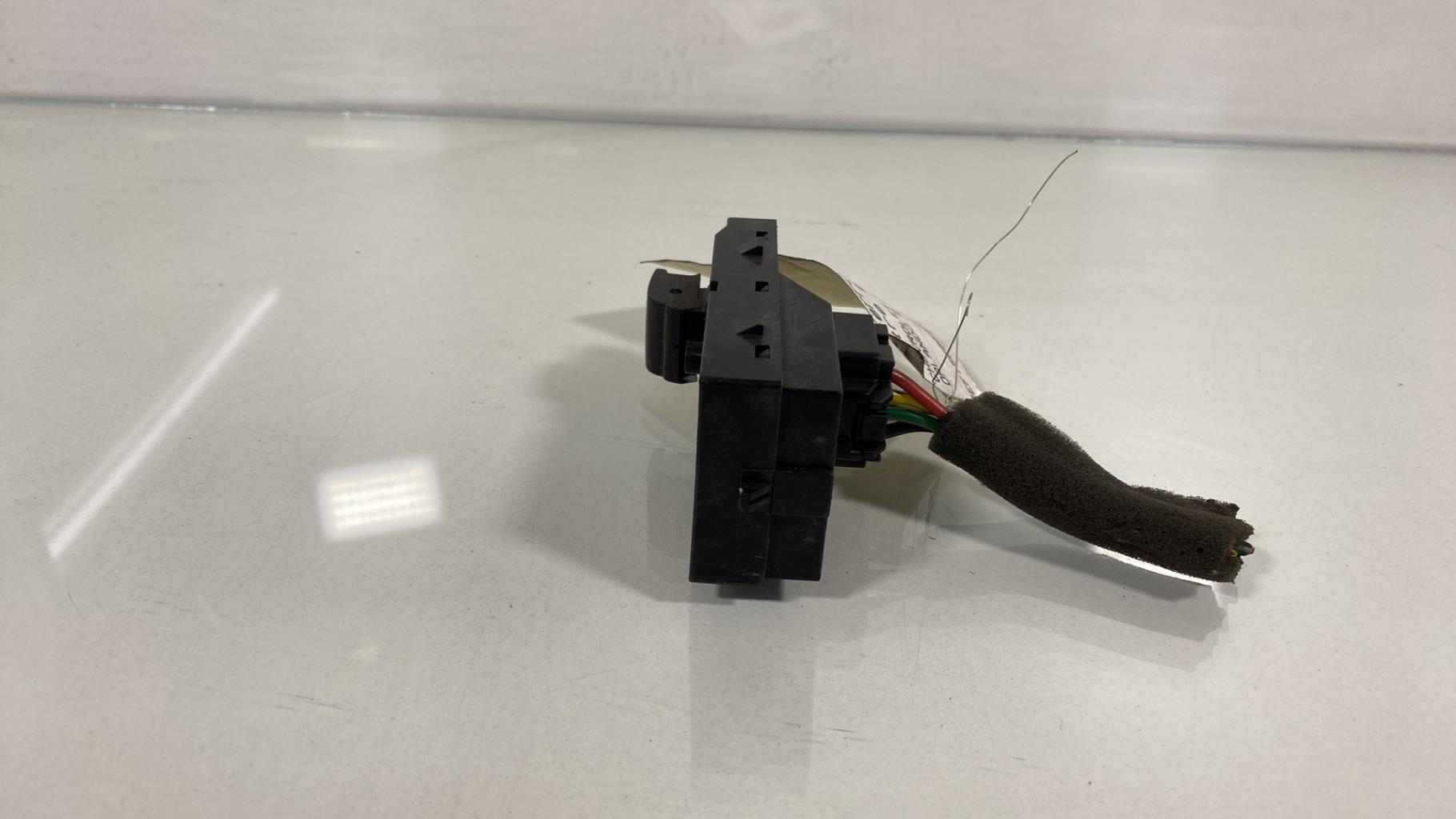 Interruttore lavacristalli anteriore destro CHEVROLET ORLANDO Diésel - 1