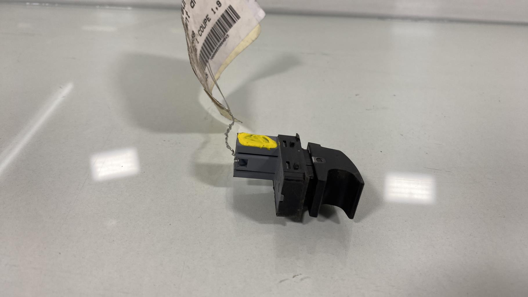 Interruttore lavacristalli anteriore destro SEAT IBIZA 4 PHASE 1 COUPE Diésel - 1
