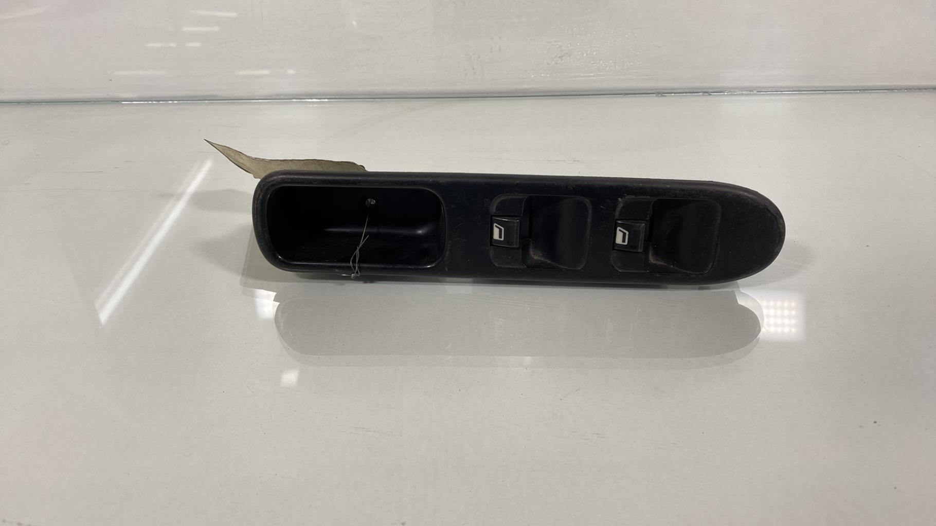 Interruttore lavacristalli anteriore sinistro PEUGEOT 307 PHASE 1 BREAK Diésel - 1