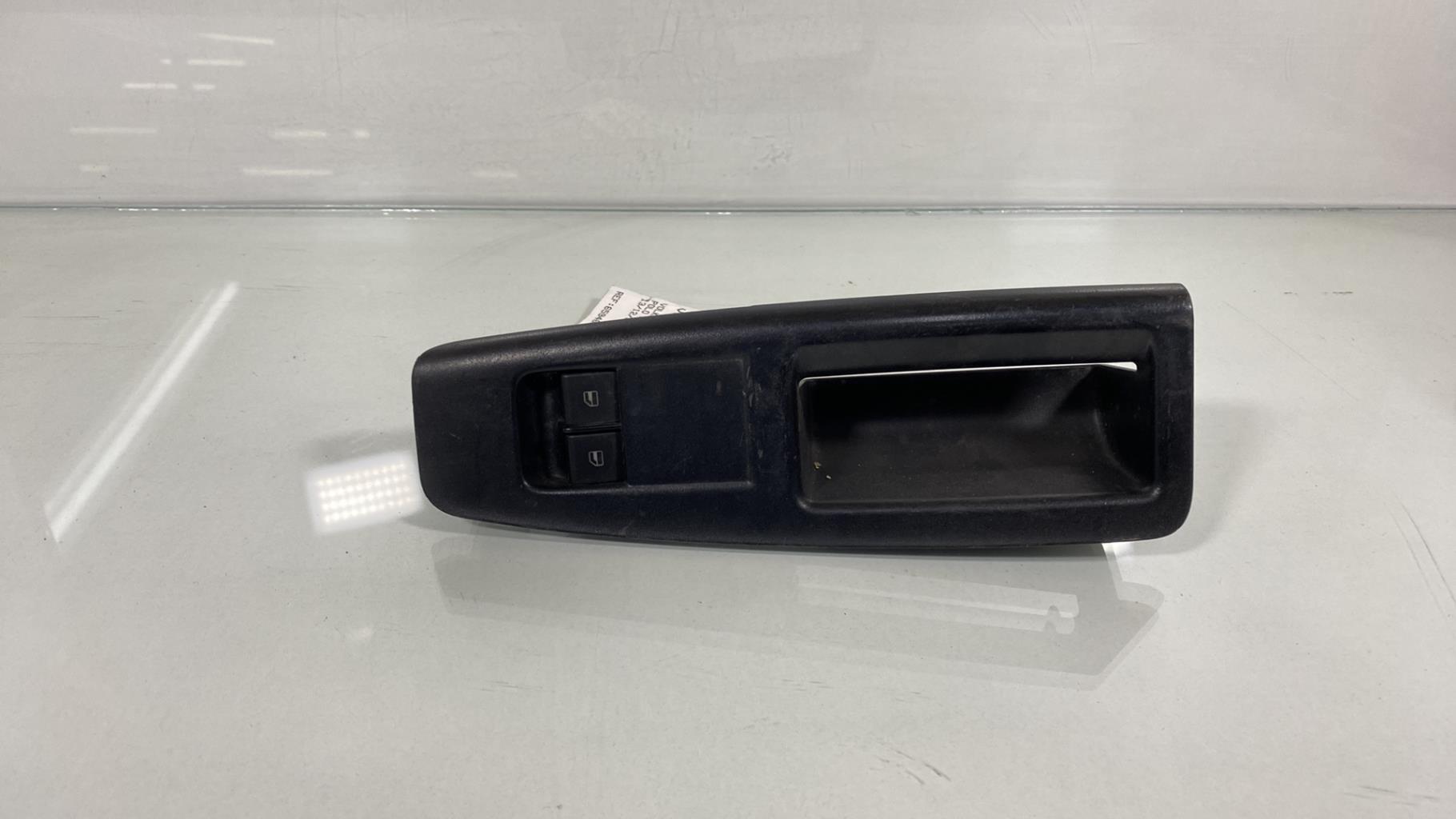 Interruttore lavacristalli anteriore sinistro VOLKSWAGEN POLO 4 PHASE 1 Gasolina - 1