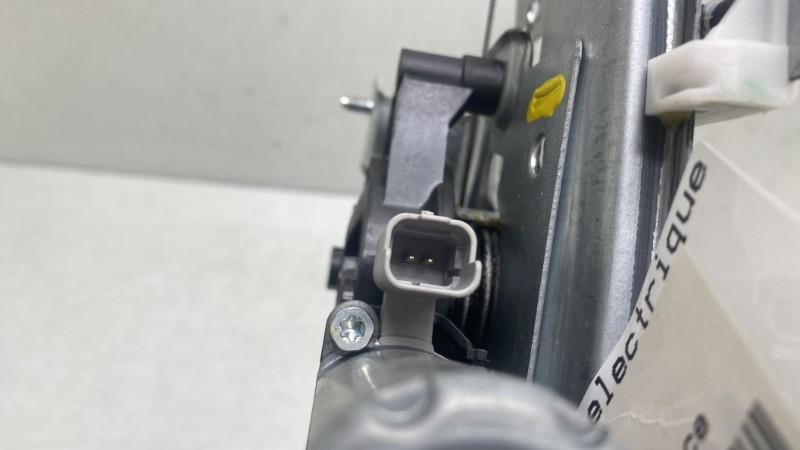 Alzacristalli elettrico anteriore sinistro CITROEN C3 3 PHASE 1 Gasolina - 1