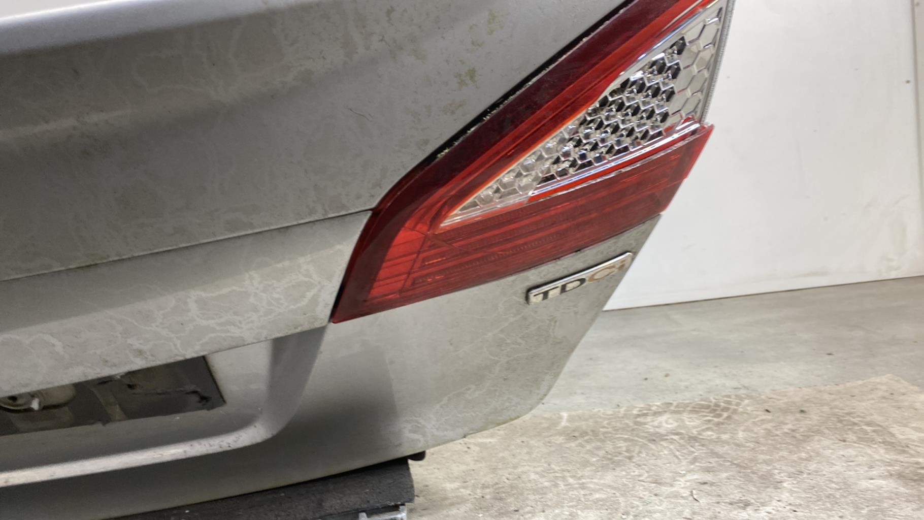 Portabagagli/Portellone posteriore FORD MONDEO 3 PHASE 1 Diésel - 1