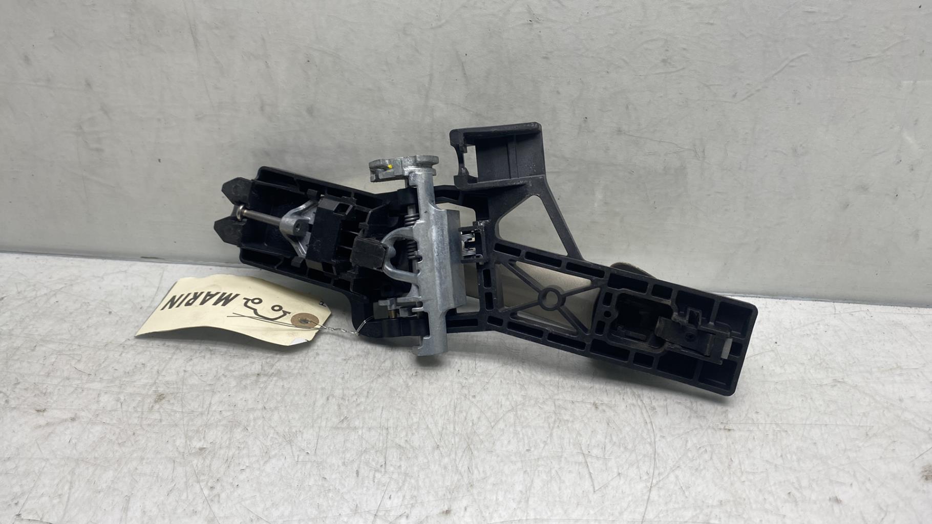 Poignee porte arriere gauche FORD B-MAX Essence - 1