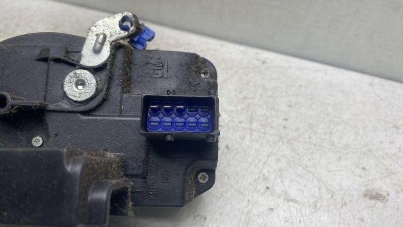 Serrure avant droit RENAULT TRAFIC 2 PHASE 2 Diesel - 1