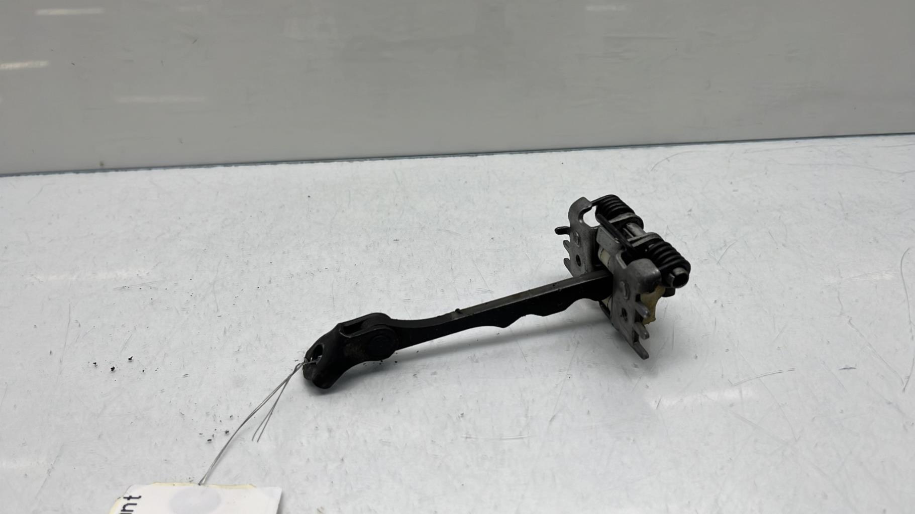 Arresto portiera anteriore destra RENAULT MEGANE 3 PHASE 1 Diésel - 1