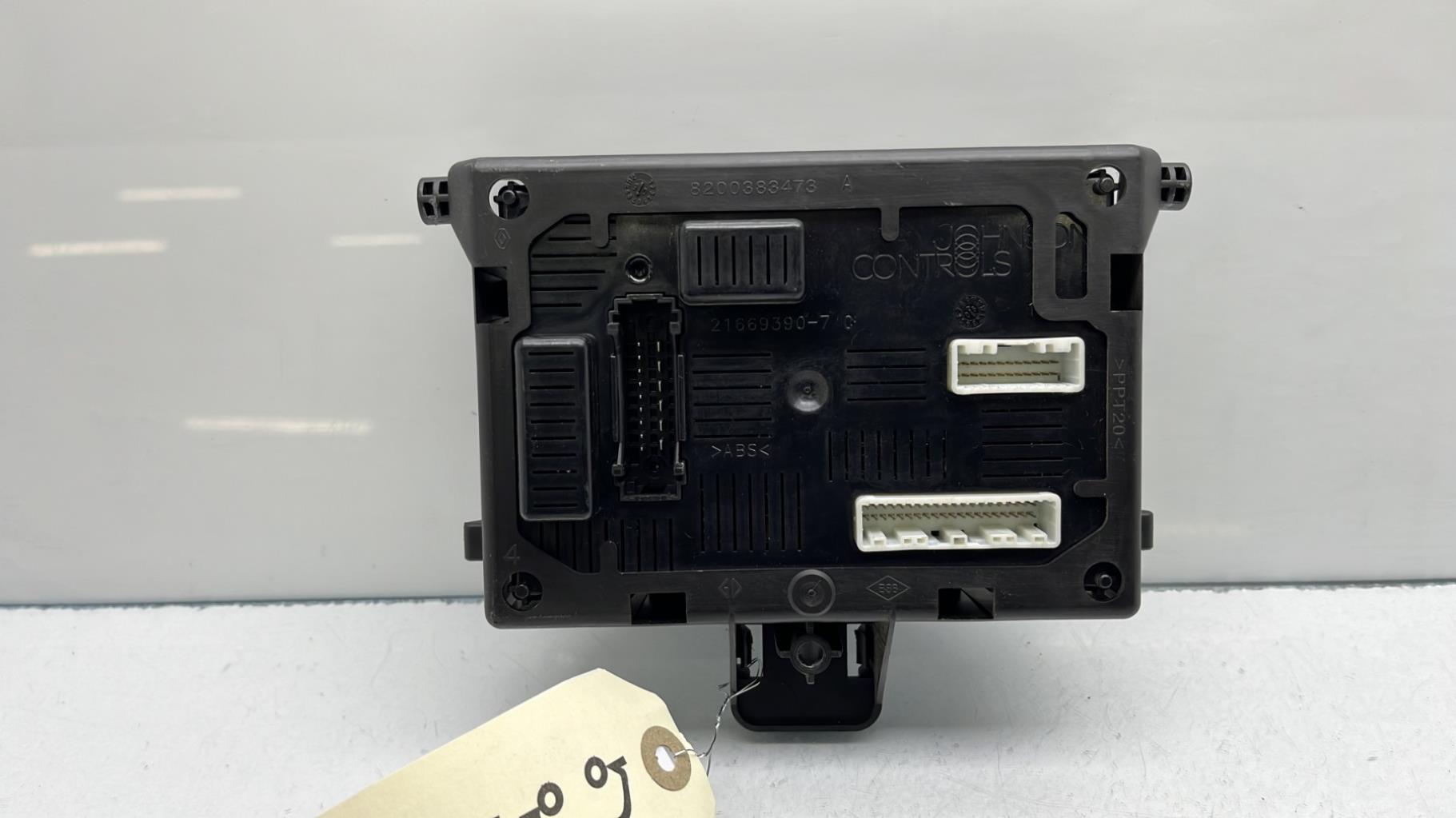 Boitier UCH RENAULT CLIO 3 PHASE 1 Diesel - 1