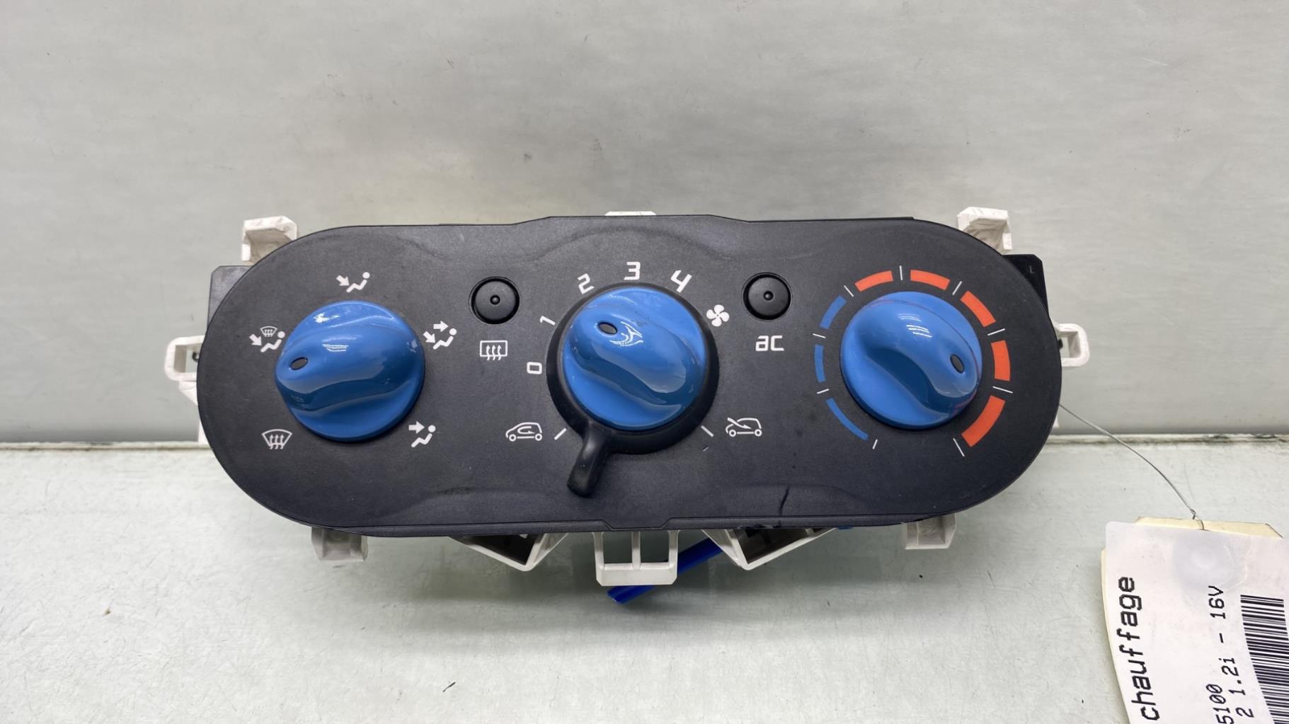 Commande chauffage RENAULT TWINGO 2 PHASE 2 Essence - 1