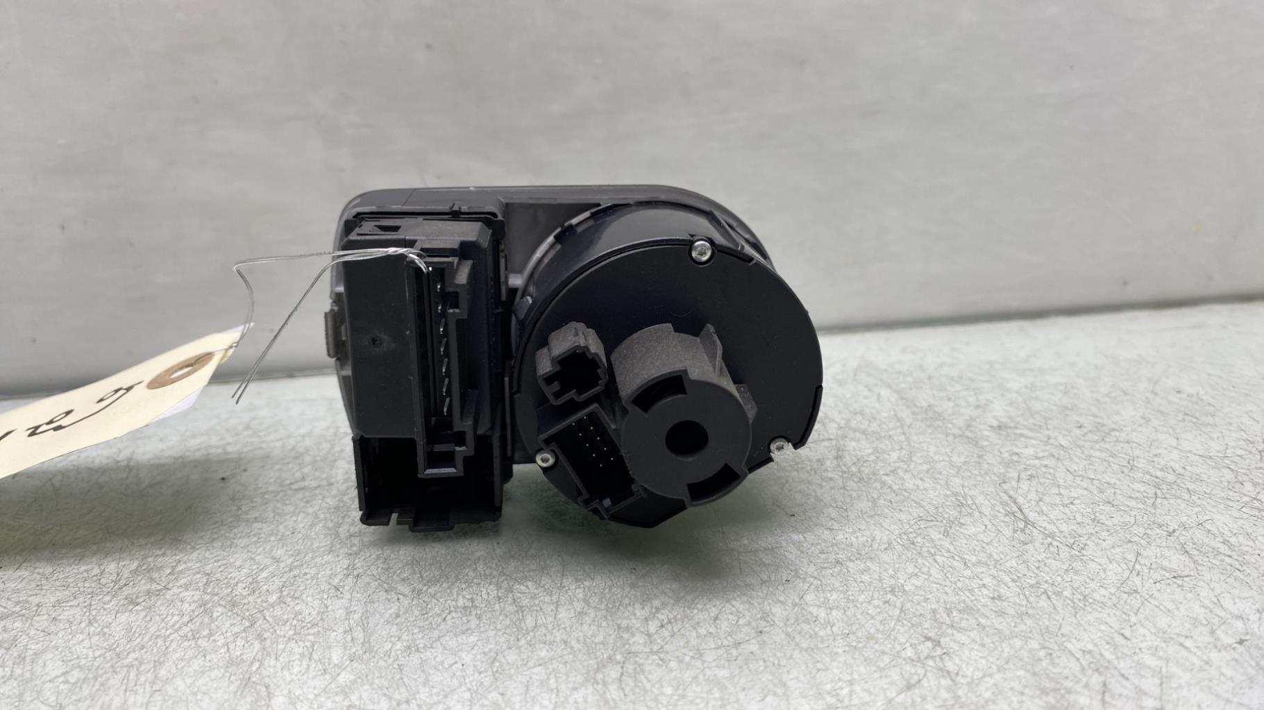 Commande de phare AUDI A1 1 PHASE 1 Diesel - 1