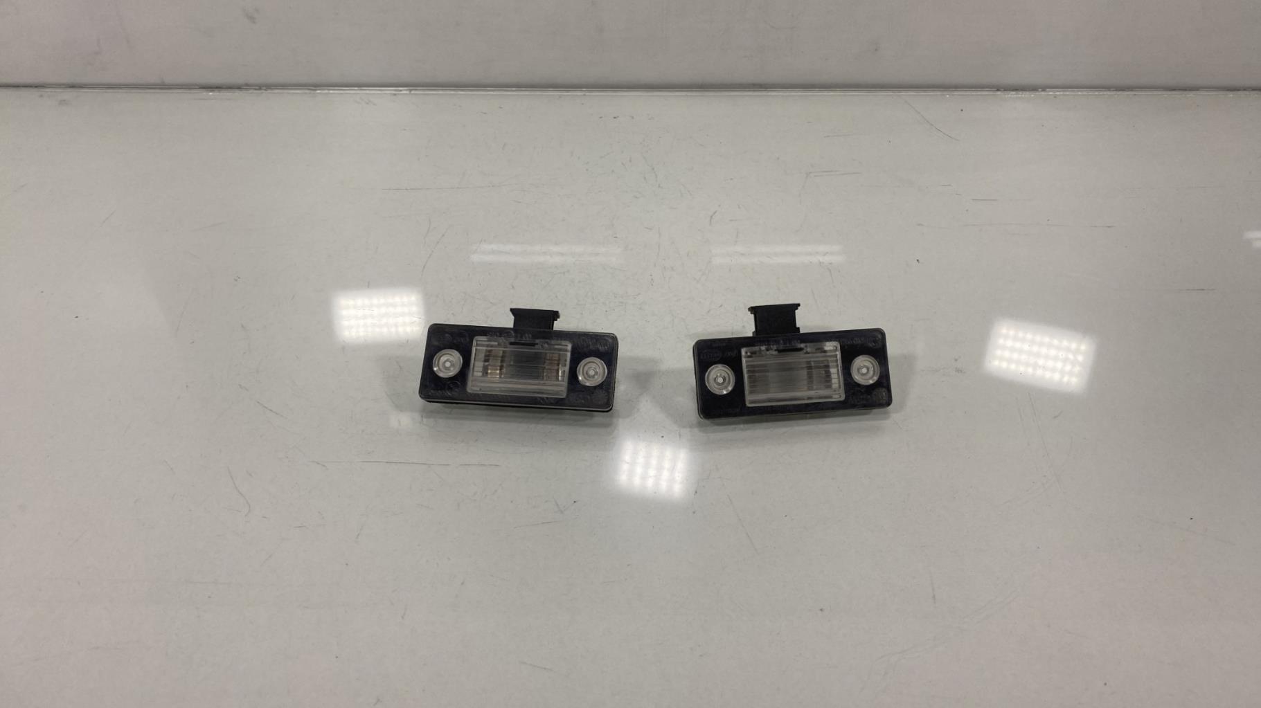 Eclairage de plaque SKODA FABIA 2 PHASE 2 Diesel - 1