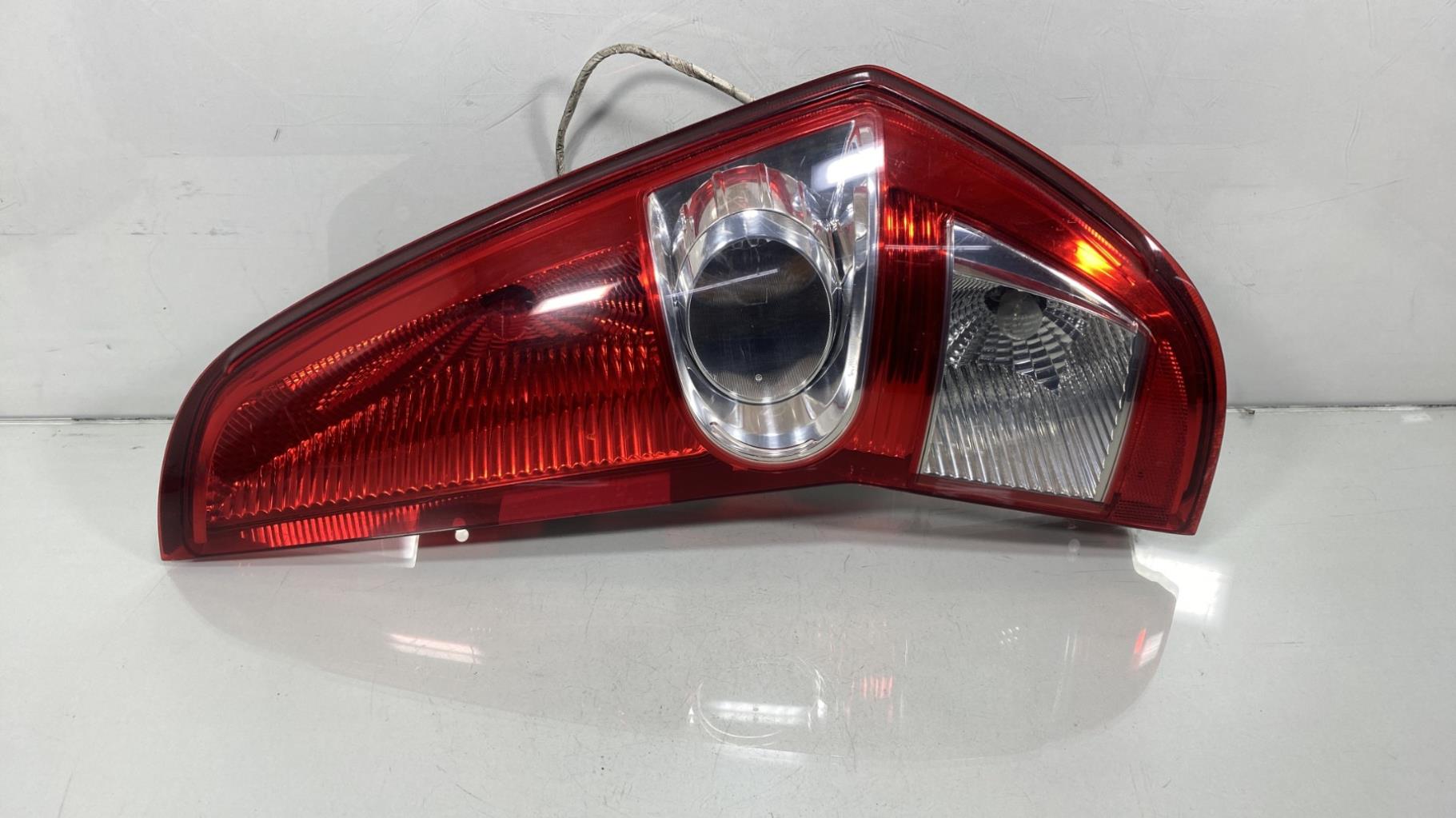 Fanale posteriore principale destro (luci) SUZUKI SPLASH Diésel - 1