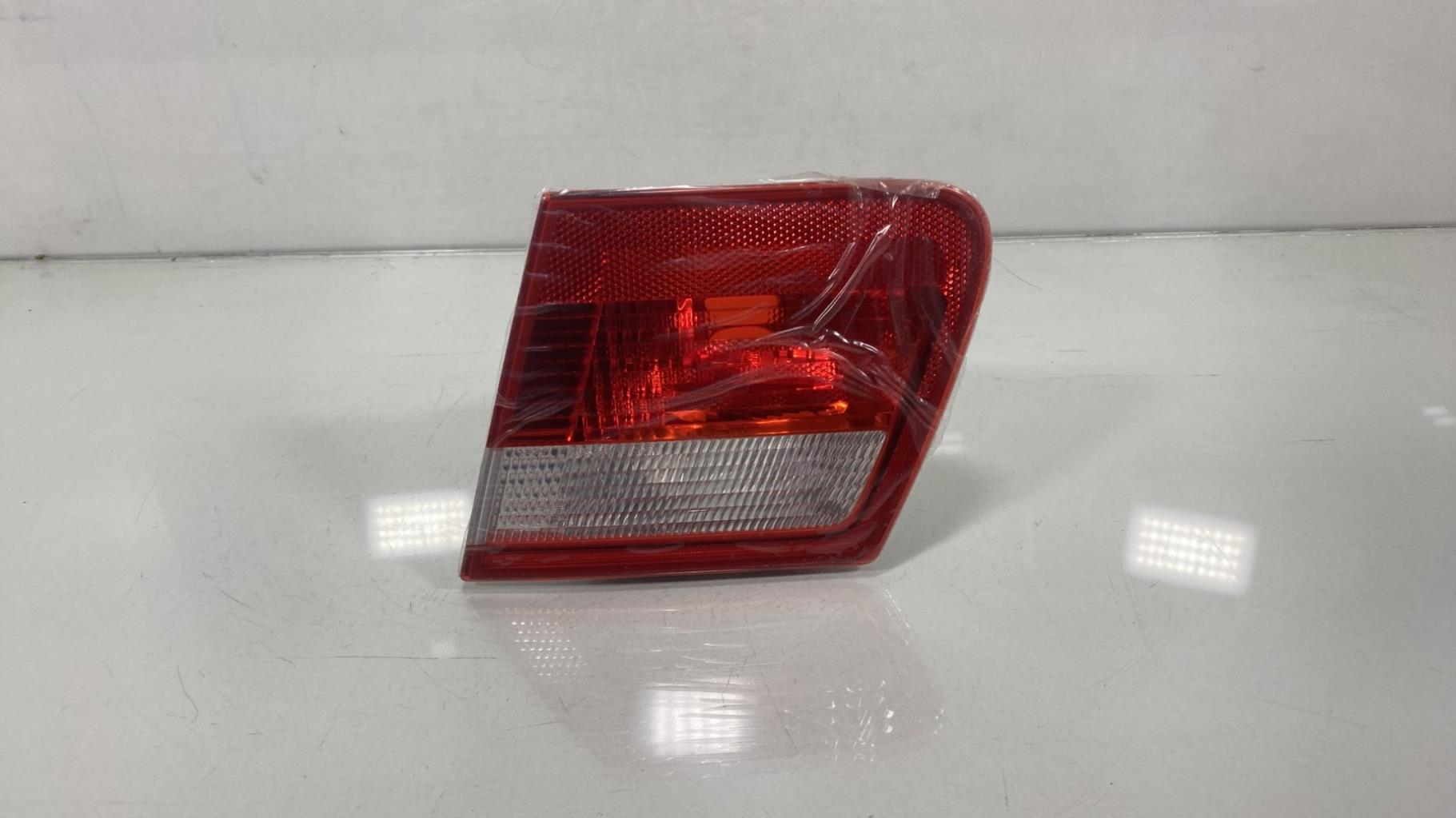 Feu arriere secondaire droit (feux) BMW SERIE 3 E46  - 1