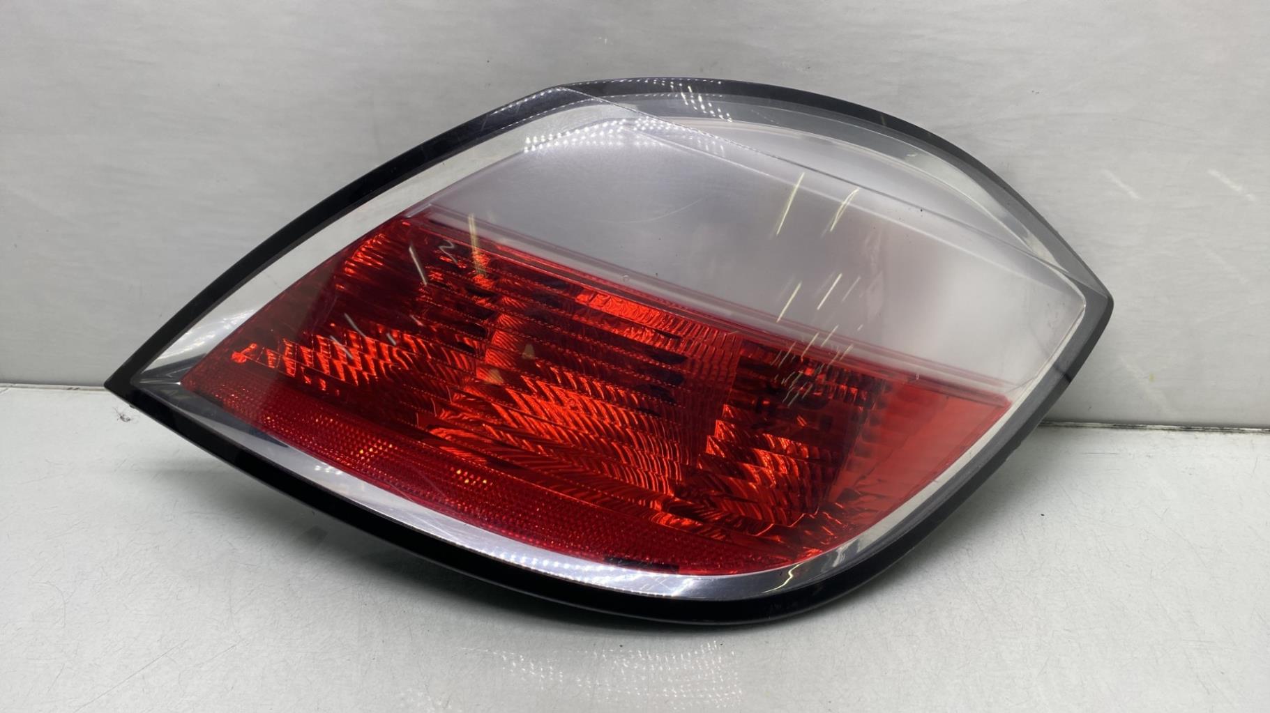 Fanale posteriore principale destro (luci) OPEL ASTRA H PHASE 1 Diésel - 1