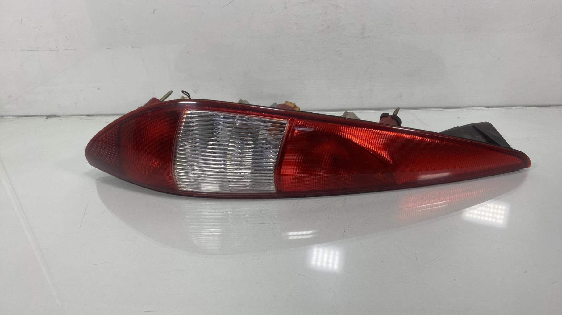 Fanale posteriore principale sinistro (luci) FORD MONDEO 2 BREAK Diésel - 1