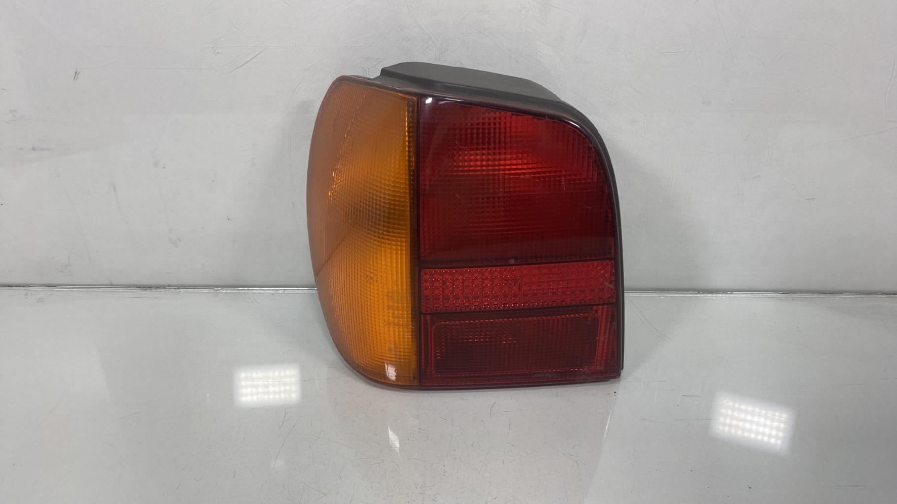 Fanale posteriore principale sinistro (luci) VOLKSWAGEN POLO 3 PHASE 1 Gasolina - 1