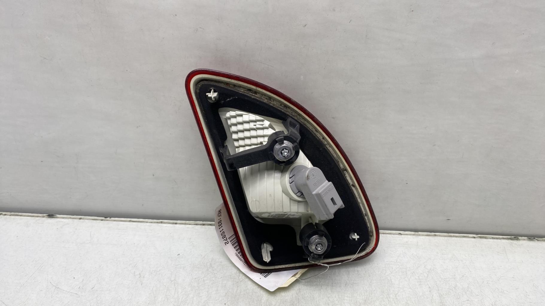 Feu arriere secondaire droit (feux) RENAULT TWINGO 2 PHASE 2 Diesel - 1