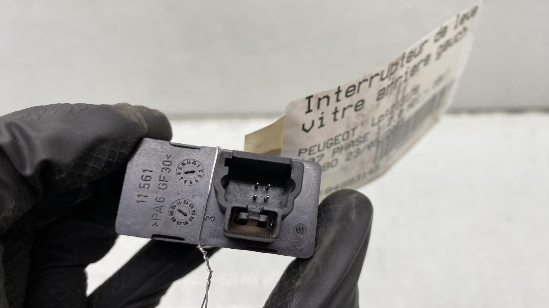 Interruttore lavacristalli posteriore sinistro PEUGEOT 407 PHASE 1 Diésel - 1
