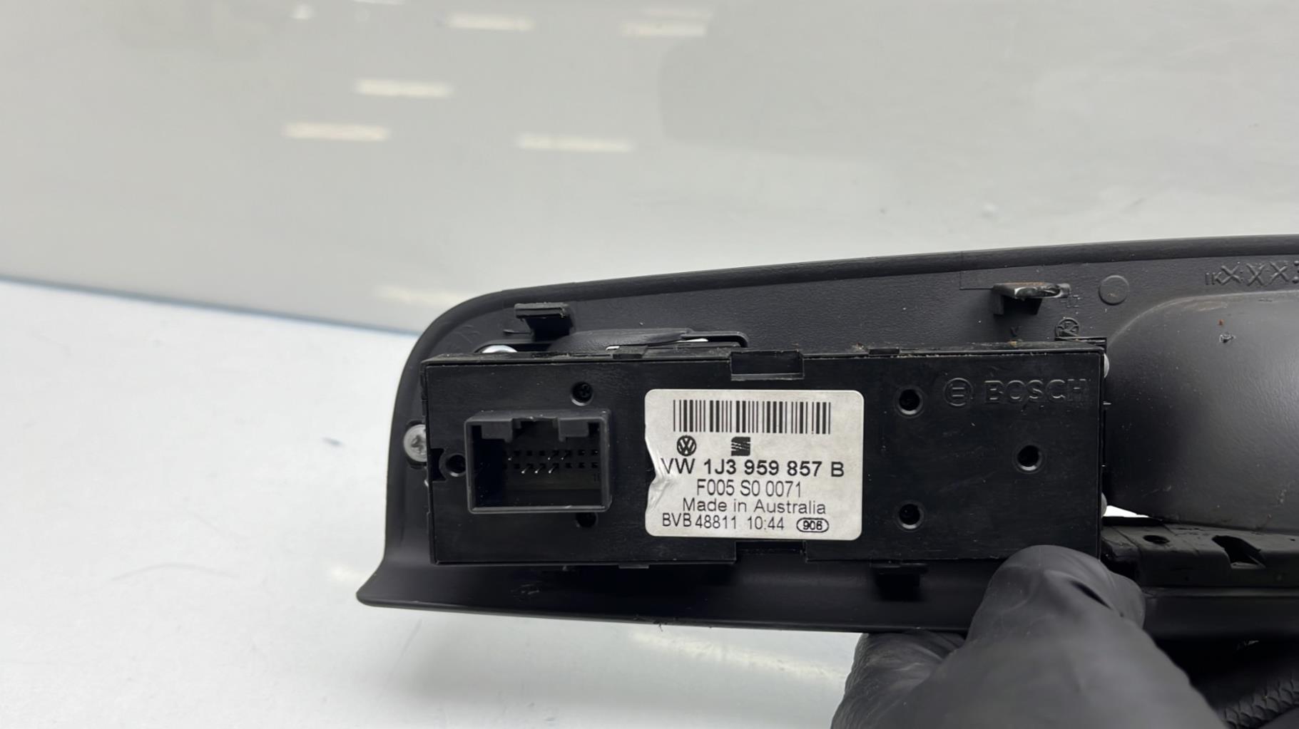 Interruttore lavacristalli anteriore sinistro VOLKSWAGEN PASSAT 4 PHASE 2 Diésel - 1
