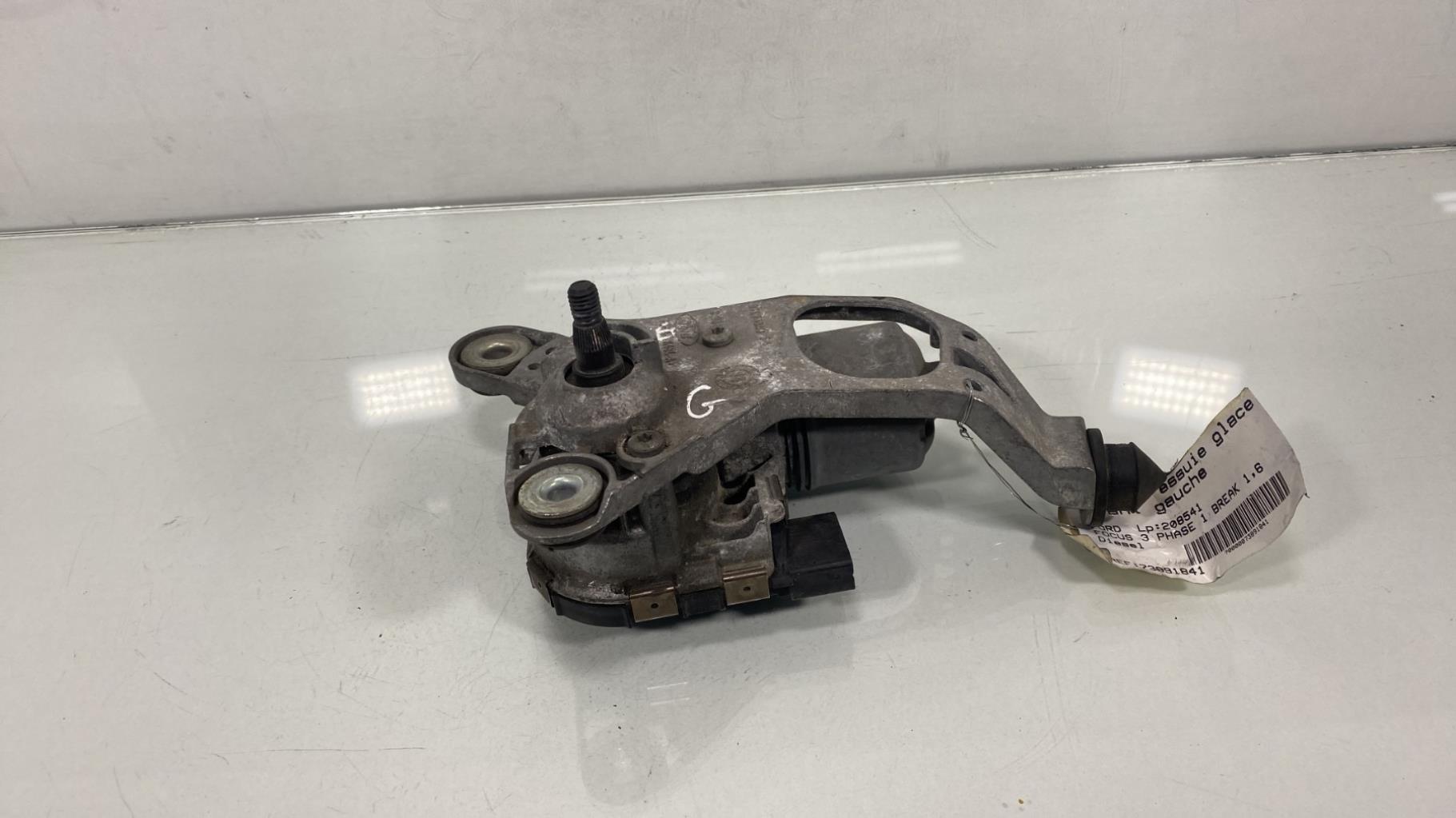 Motore tergicristallo anteriore sinistro FORD FOCUS 3 PHASE 1 BREAK Diésel - 1