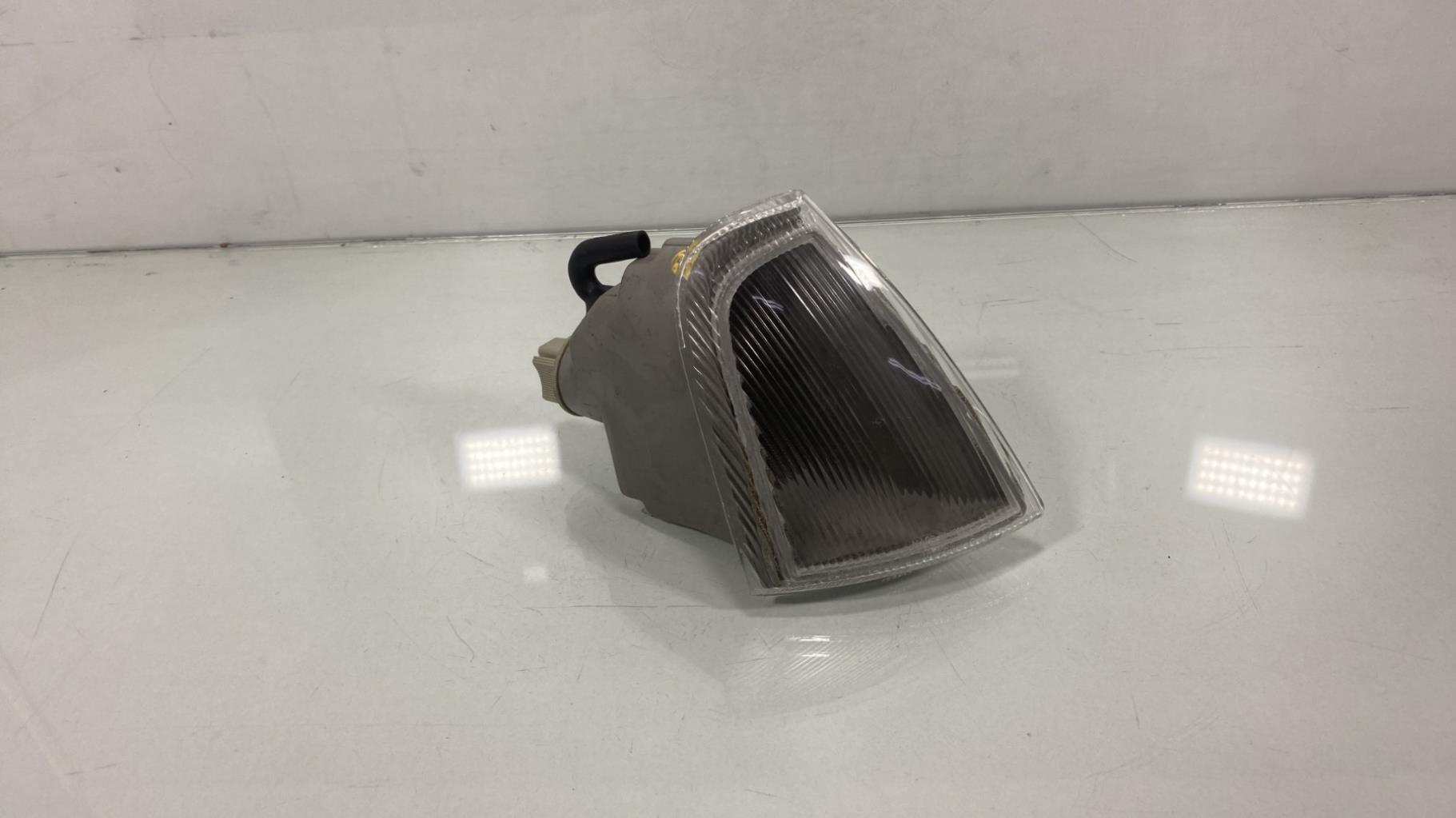Gruppo ottico anteriore secondario destro (luci)(freccia) OPEL OMEGA A  - 1