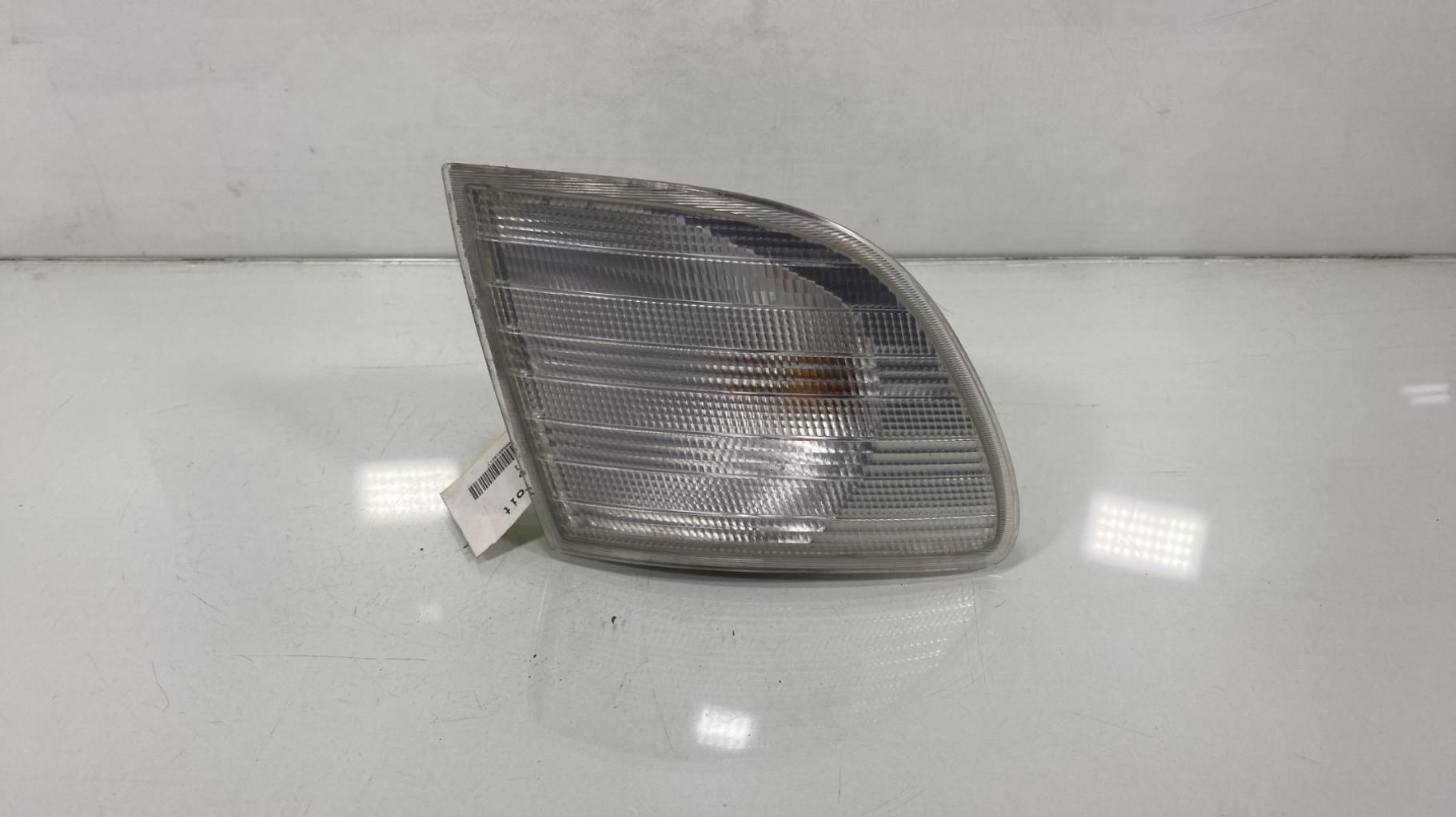 Gruppo ottico anteriore secondario destro (luci)(freccia) MERCEDES VITO 638 Diésel - 1
