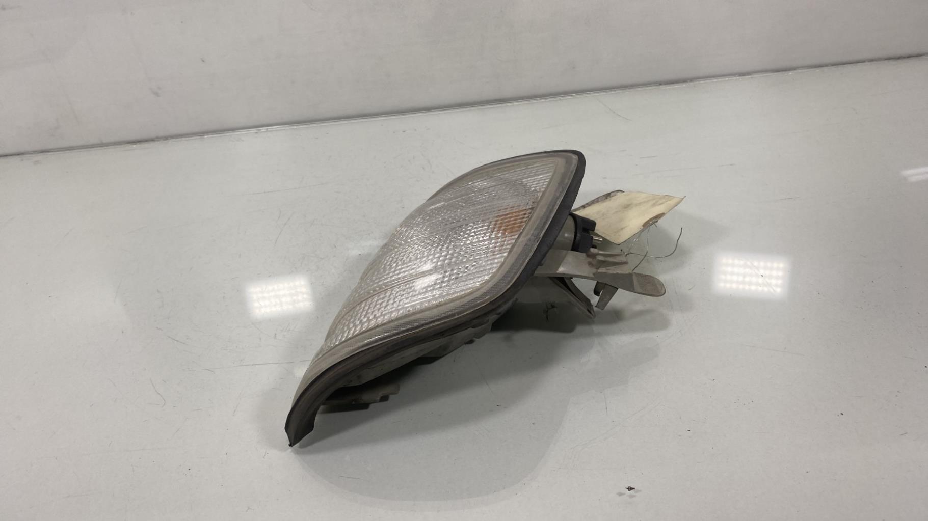 Gruppo ottico anteriore secondario sinistro (luci)(freccia) MERCEDES 300 W124 PHASE 1 Diésel - 1