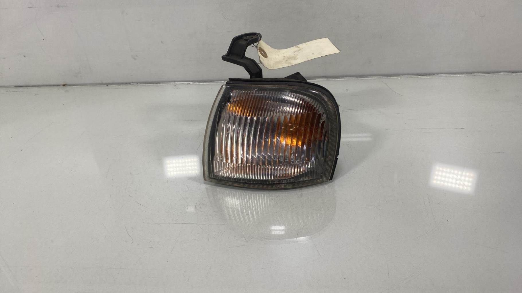 Gruppo ottico anteriore secondario sinistro (luci)(freccia) SUZUKI BALENO 1 BREAK Gasolina - 1