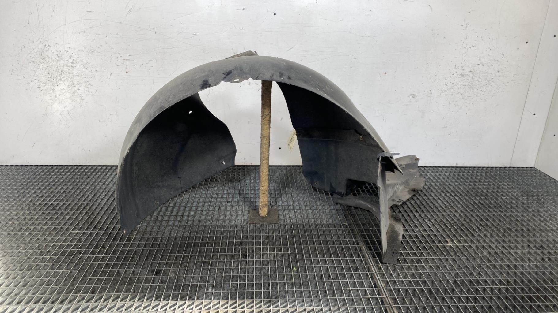 Parasale anteriore sinistro VOLKSWAGEN PASSAT 5 BREAK Diésel - 1