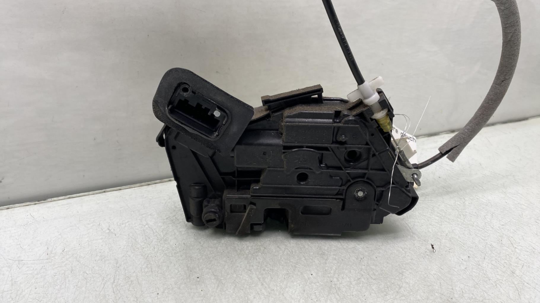 Serratura posteriore sinistra VOLKSWAGEN POLO 5 PHASE 1 Diésel - 1