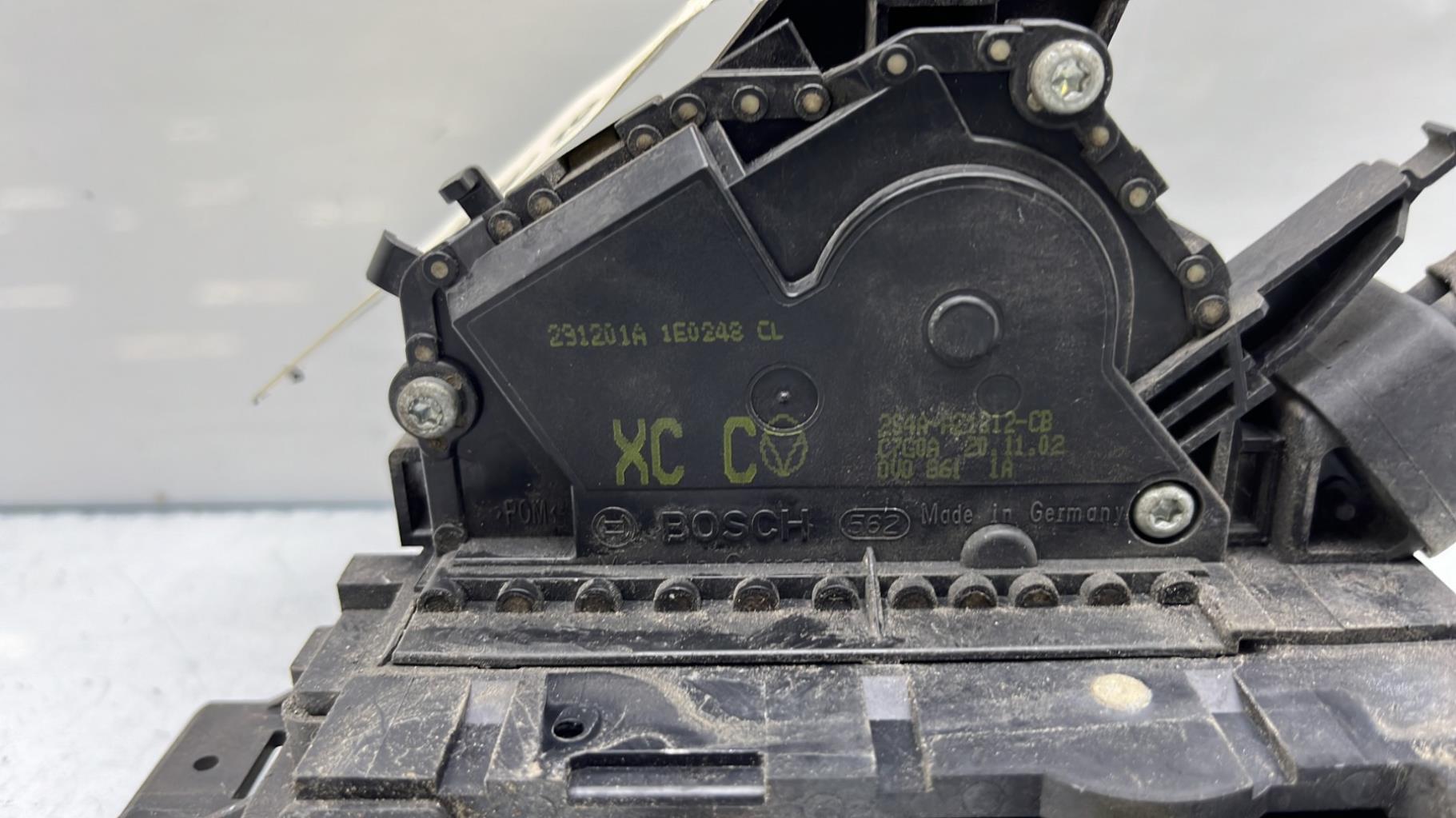 Serrure avant droit FORD FOCUS 1 Diesel - 1