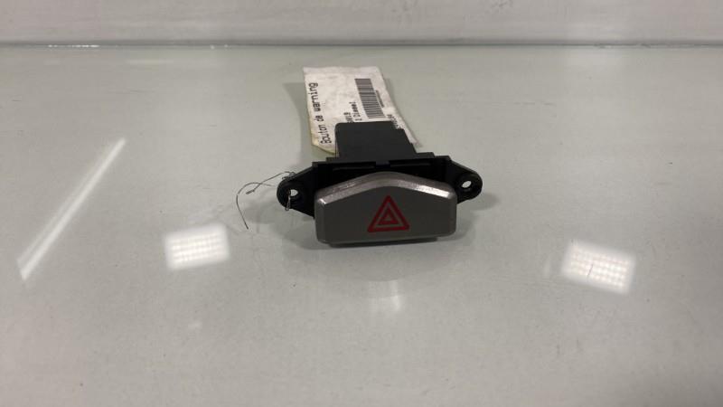 Bouton de warning KIA CARENS 2 Diesel - 1