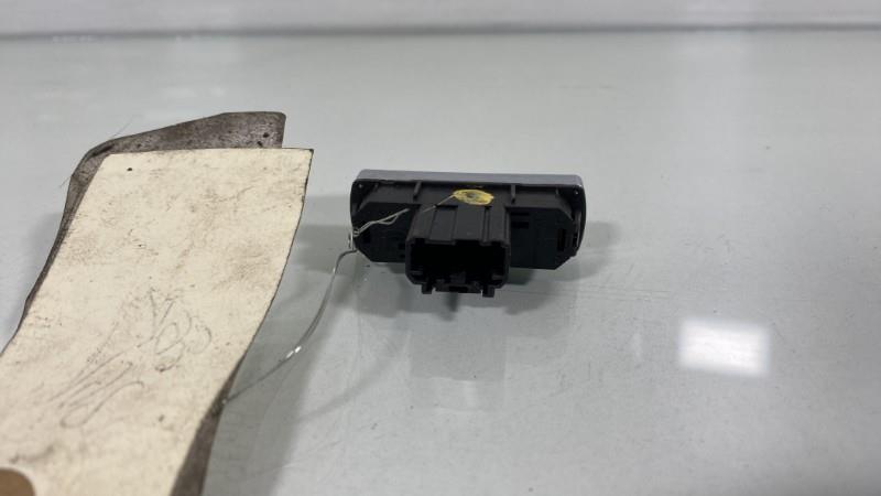 Bouton de warning FORD MONDEO 3 PHASE 1 Diesel - 1