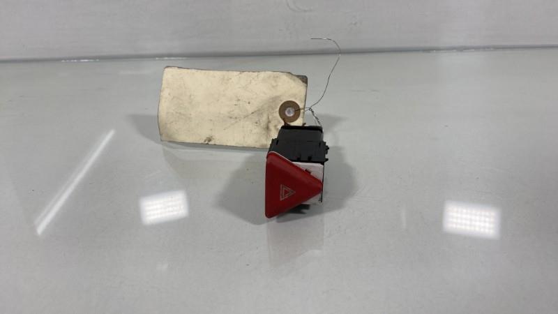 Bouton de warning VOLKSWAGEN GOLF 5 Diesel - 1