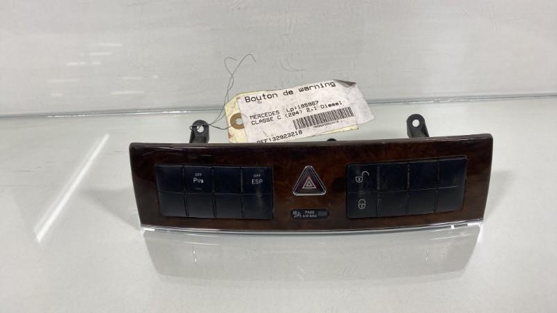 Bouton de warning MERCEDES CLASSE C 203 PHASE 2 BREAK Diesel - 1