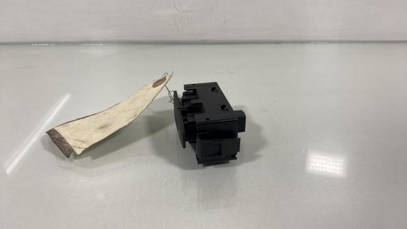 Bouton de warning DACIA SANDERO 2 PHASE 2 Essence - 1