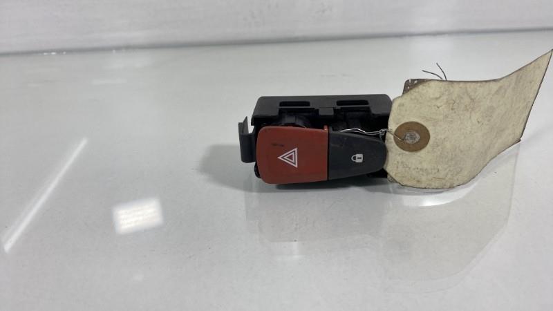 Bouton de warning RENAULT MEGANE 3 PHASE 1 Diesel - 1