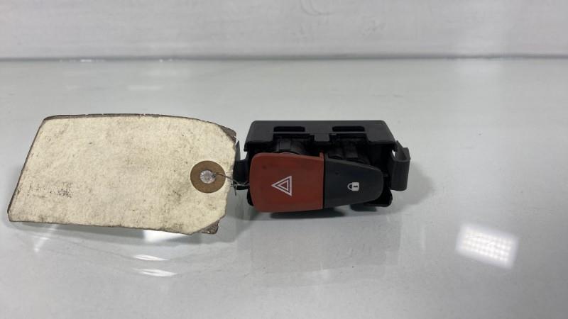 Bouton de warning RENAULT MEGANE 3 PHASE 1 BREAK Diesel - 1